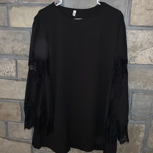 BLACK OVER SIZED SHIRT